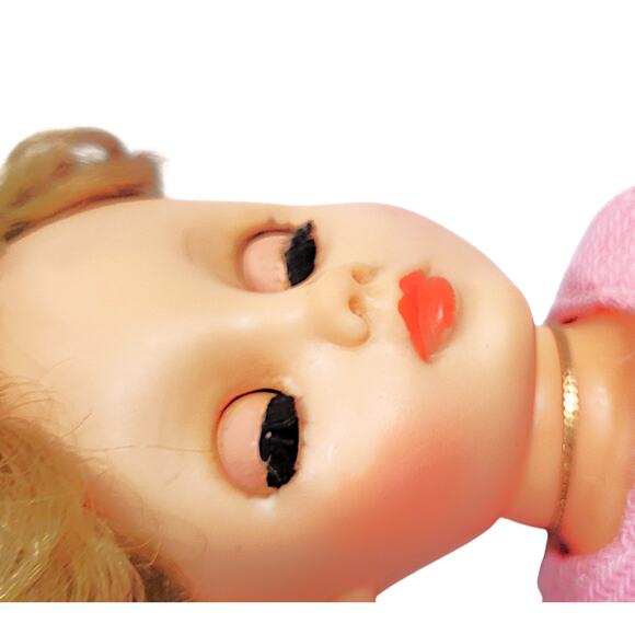 17" 50s Vintage Eegee Teenage "Miss Debutante" Fashion Doll with Dainty Necklace - Picture 2 of 12